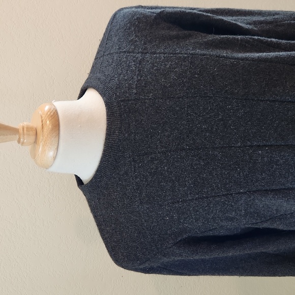 Joseph & Lyman Cashmere Crewneck Sweater - Picture 2 of 6